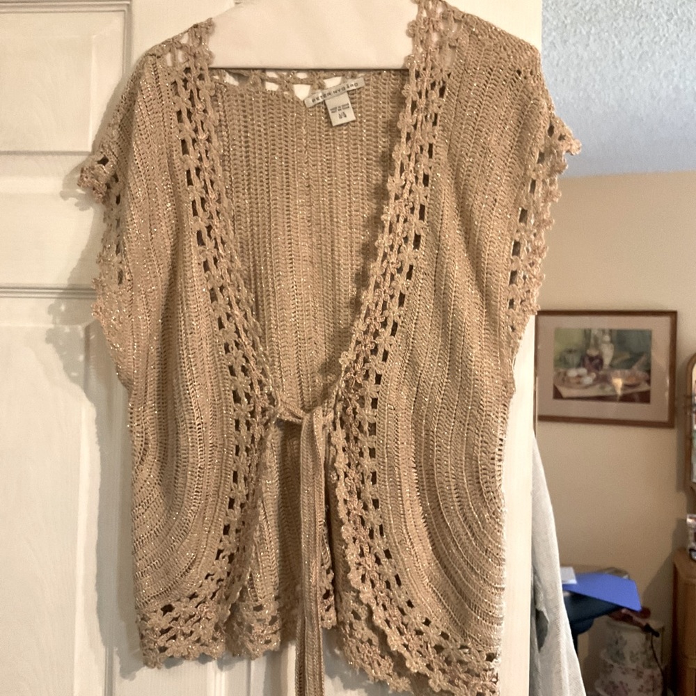Peter Nygard gold knit top/vest. Lacy detail, tie front, size L.
